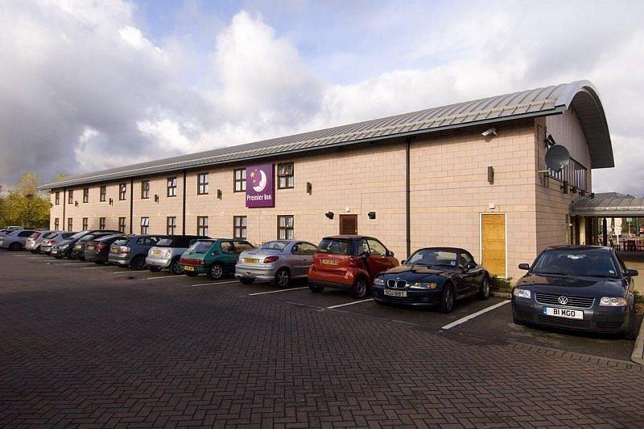 Premier Inn Manchester ชีเดิล ภายนอก รูปภาพ