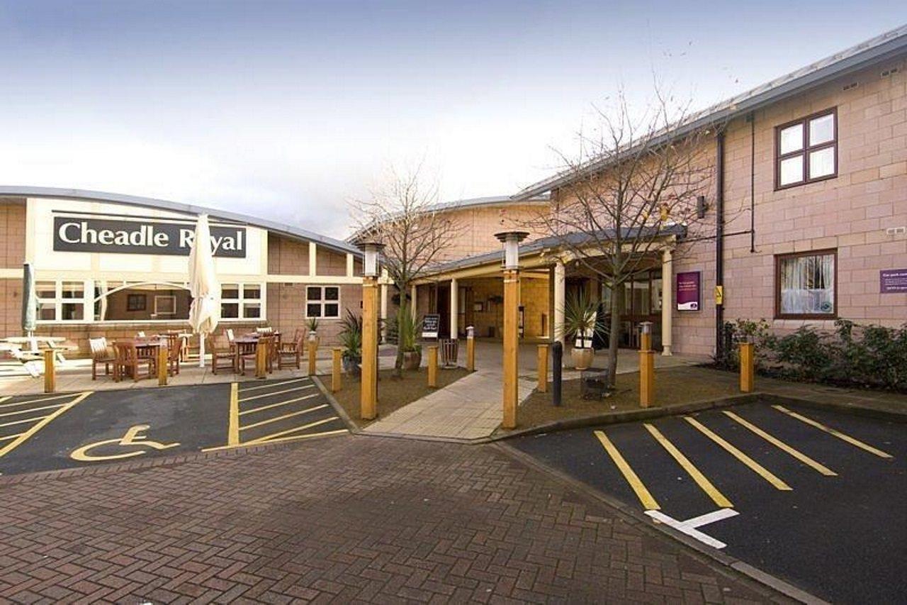 Premier Inn Manchester ชีเดิล ภายนอก รูปภาพ